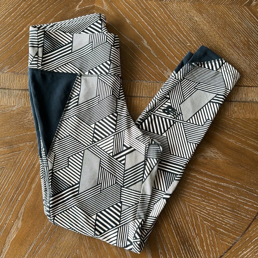 Women’s New Balance Leggings Abstract Pattern - Large